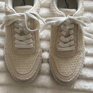 Universal Thread Persephone Sneakers with Memory Foam Insole White Multi 8M